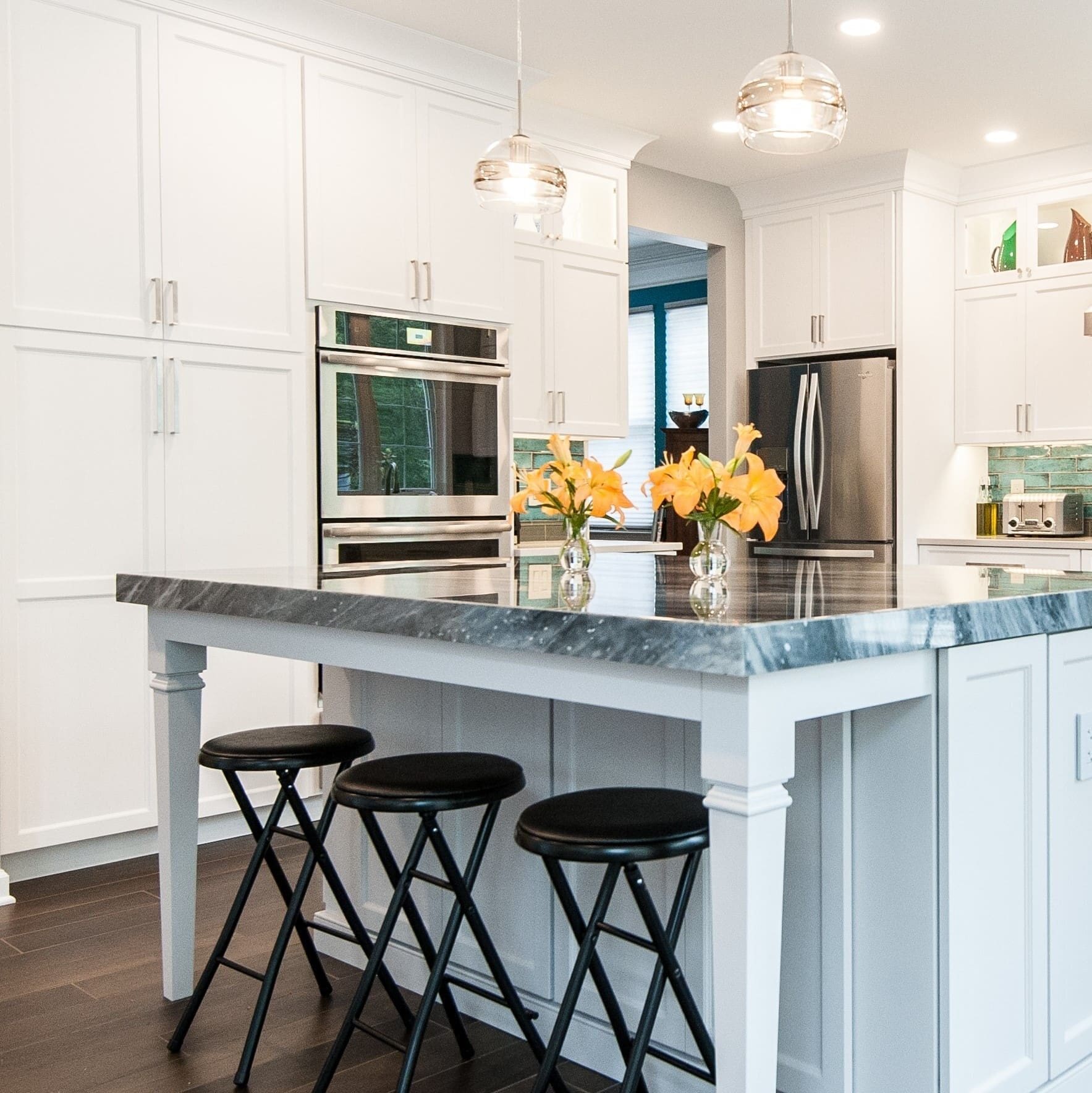 A picture of a kitchen remodel done by Select Kitchen & Bath. The image is showing the countertop edge.