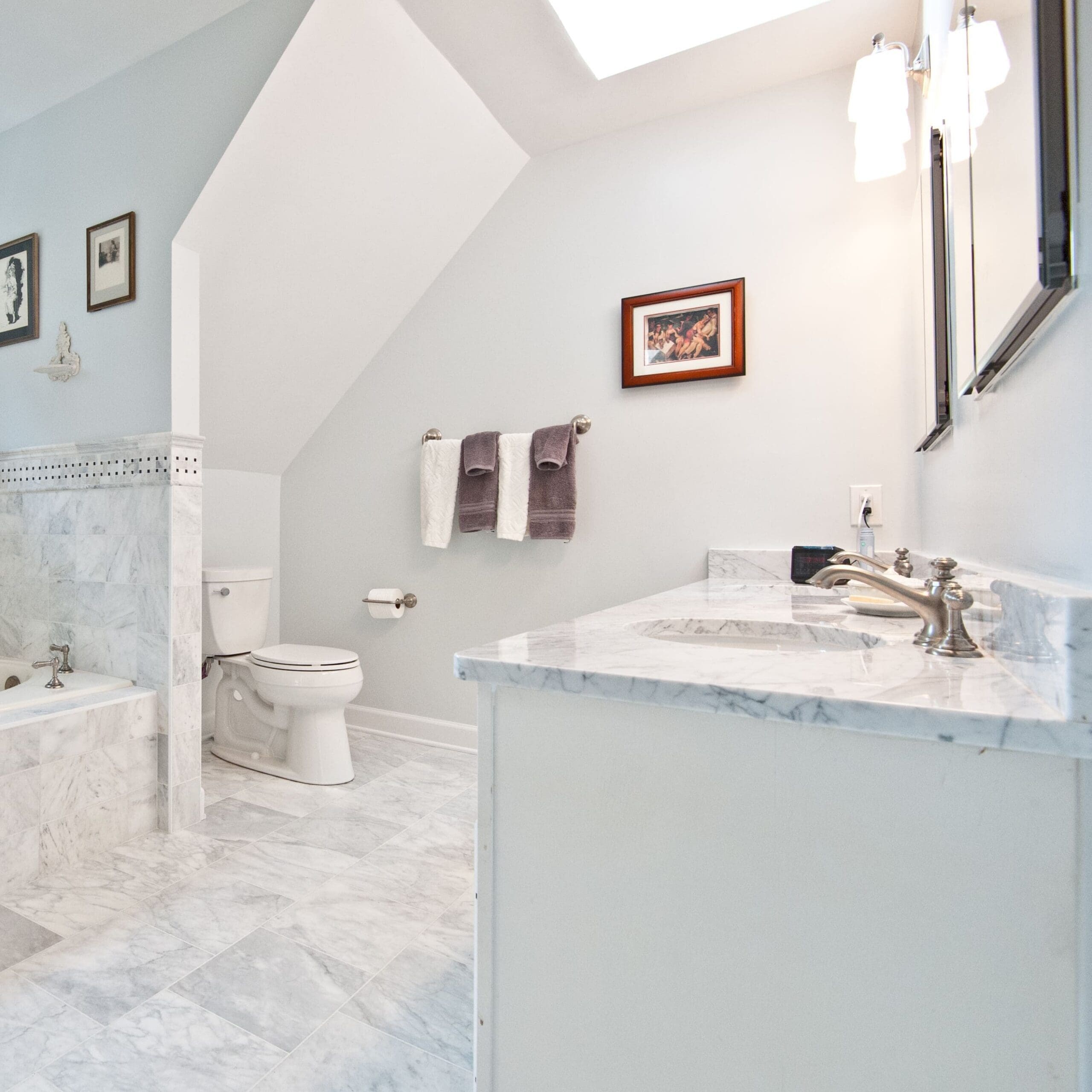 A picture of a bathroom renovated by Select Kitchen & Bath in Arlington, Virginia.